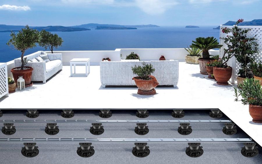 Pedestal system application on a sea-view rooftop terrace